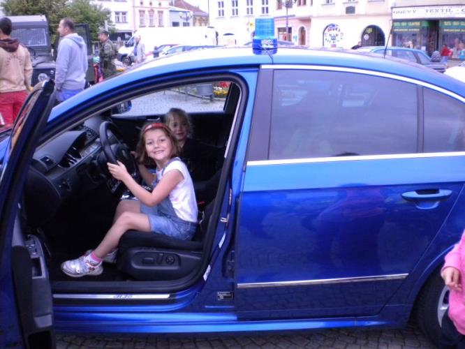 dálniční VW Passat.jpg