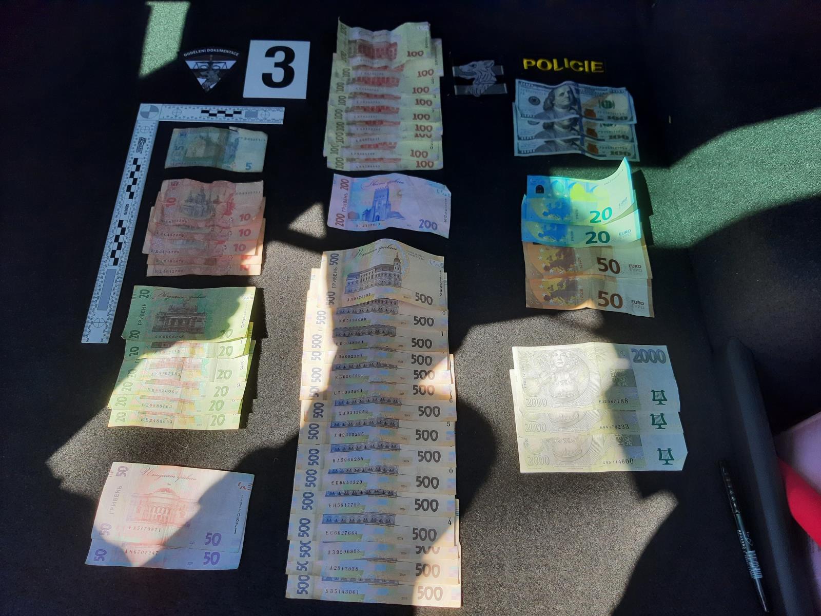 dávky_ zneužívání 2