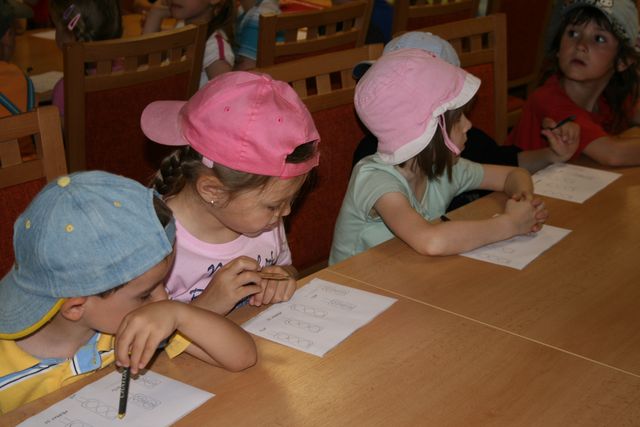 děti při úkolu.jpg