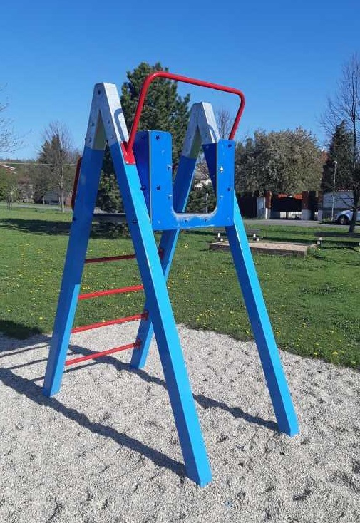 dětská skluzavka po odcizení