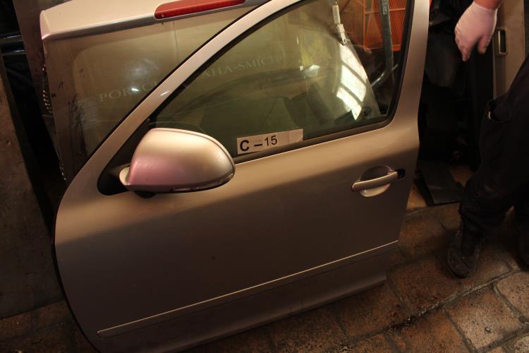 dílna, kde se vozidla rozebírala 3