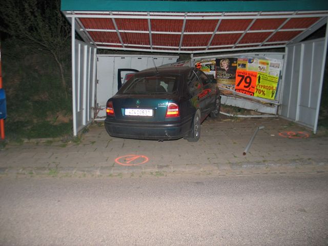 do zastavky.JPG
