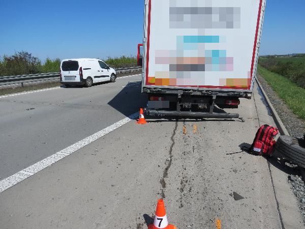 dopravní nehoda D11