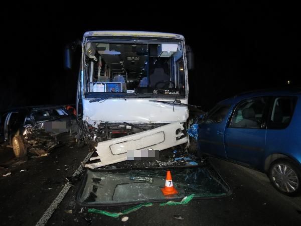 dopravní nehoda poblíž obce Lochenice