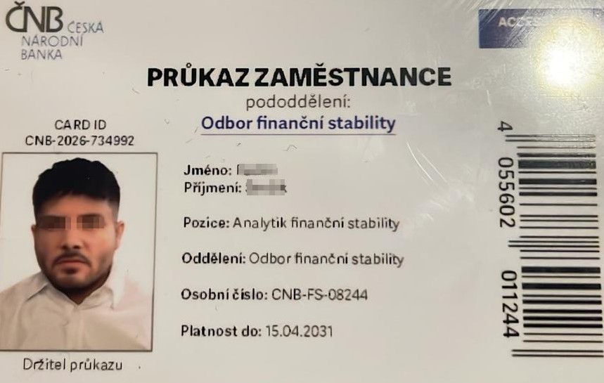 foto údajného průkazu pracovníka ČNB