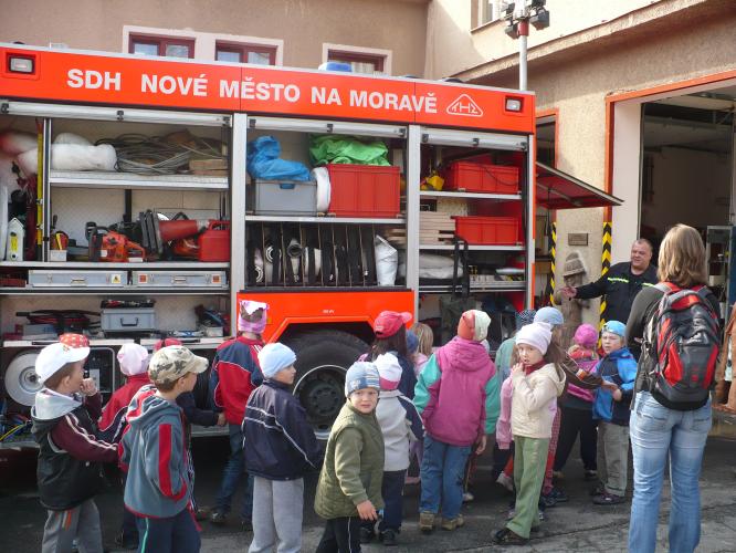 hasiči-vybavení vozidla.JPG