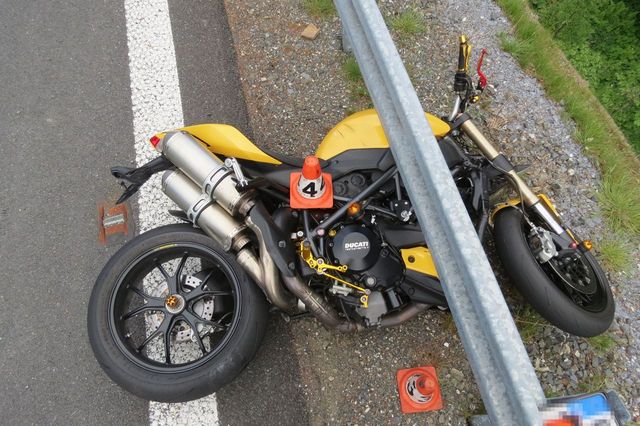 havárie motorkářů