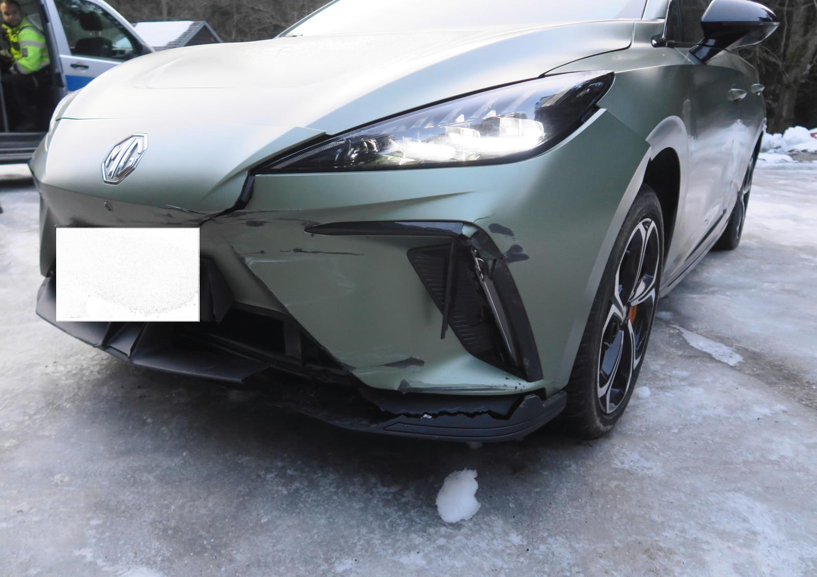 havarovaný elektromobil