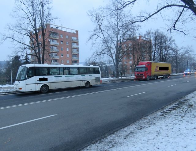 kamion_autobus.JPG