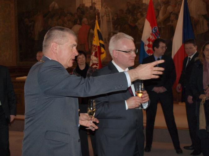 RNDr. Ivo Šanc CSc. (vlevo) s panem prezidentem