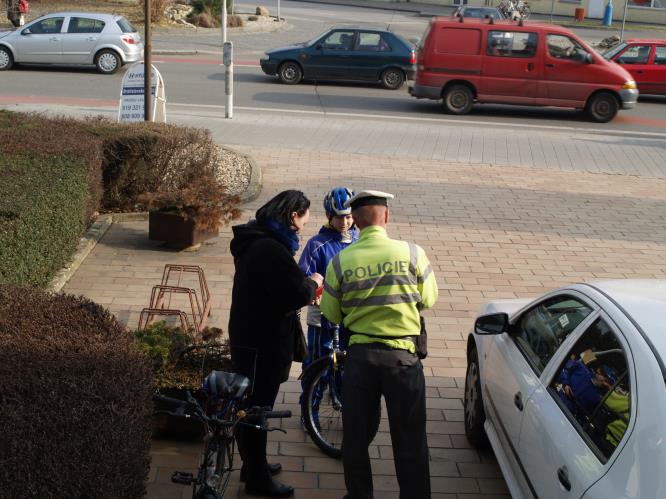 kontrola cyklistů.jpg