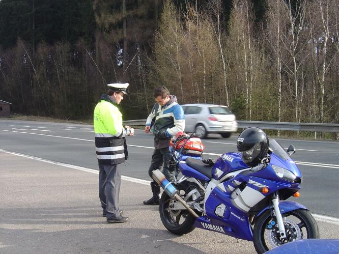 kontrola motorkáře
