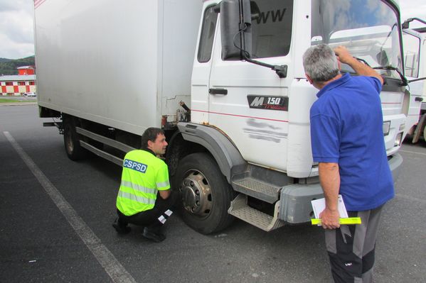 kontrola nákladních vozidel