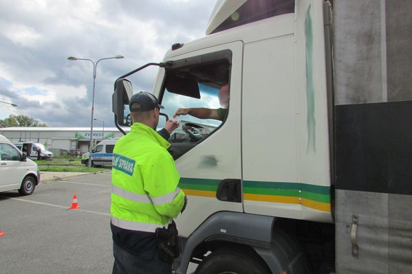 kontrola nákladních vozidel