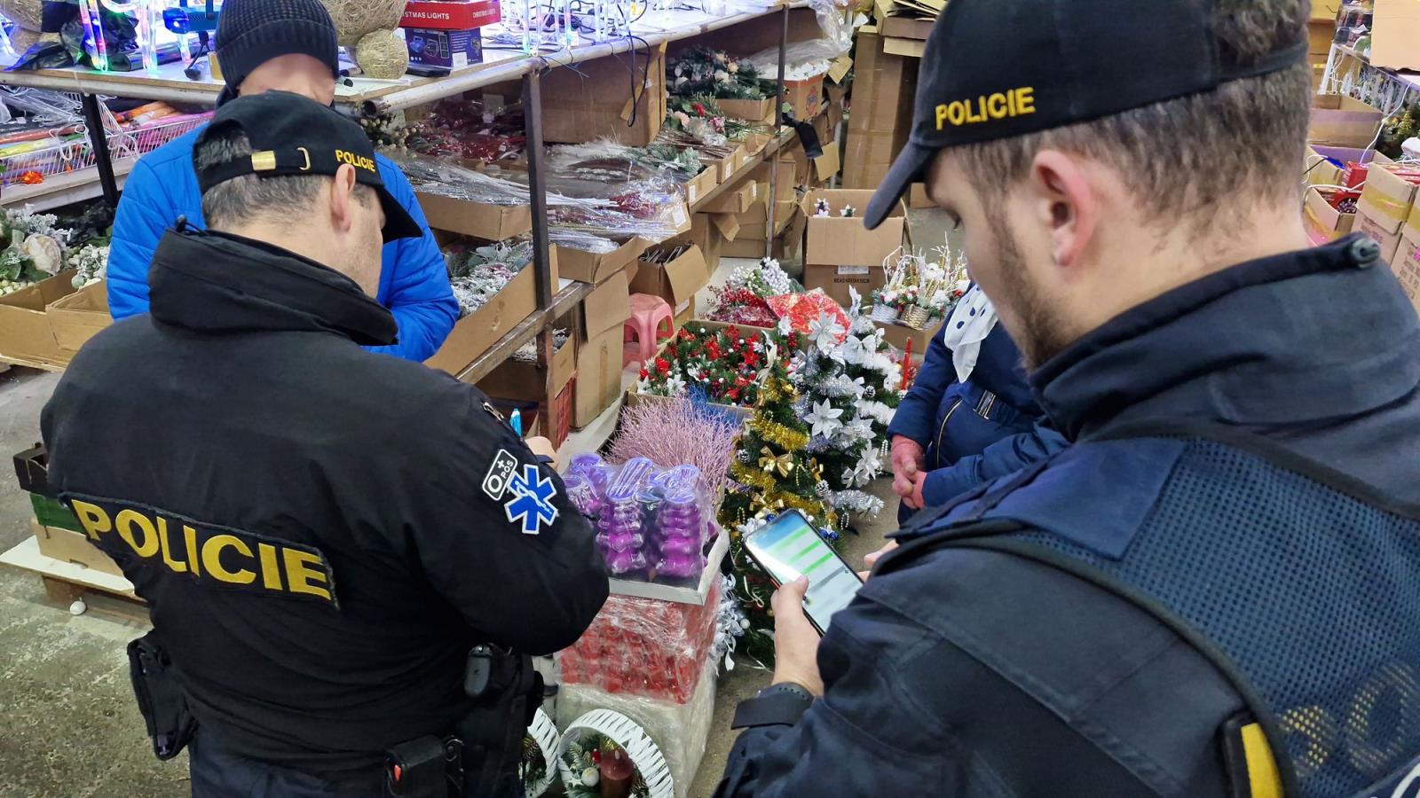 kontrolní akce_cizinecká policie (3).jpg