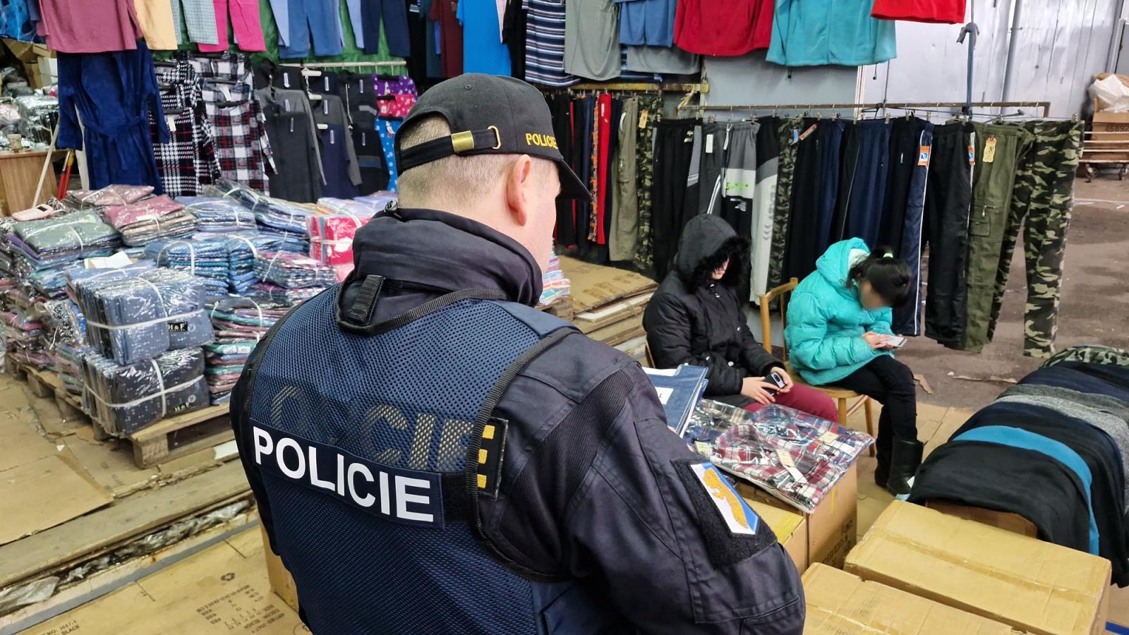 kontrolní akce_cizinecká policie (4).jpg