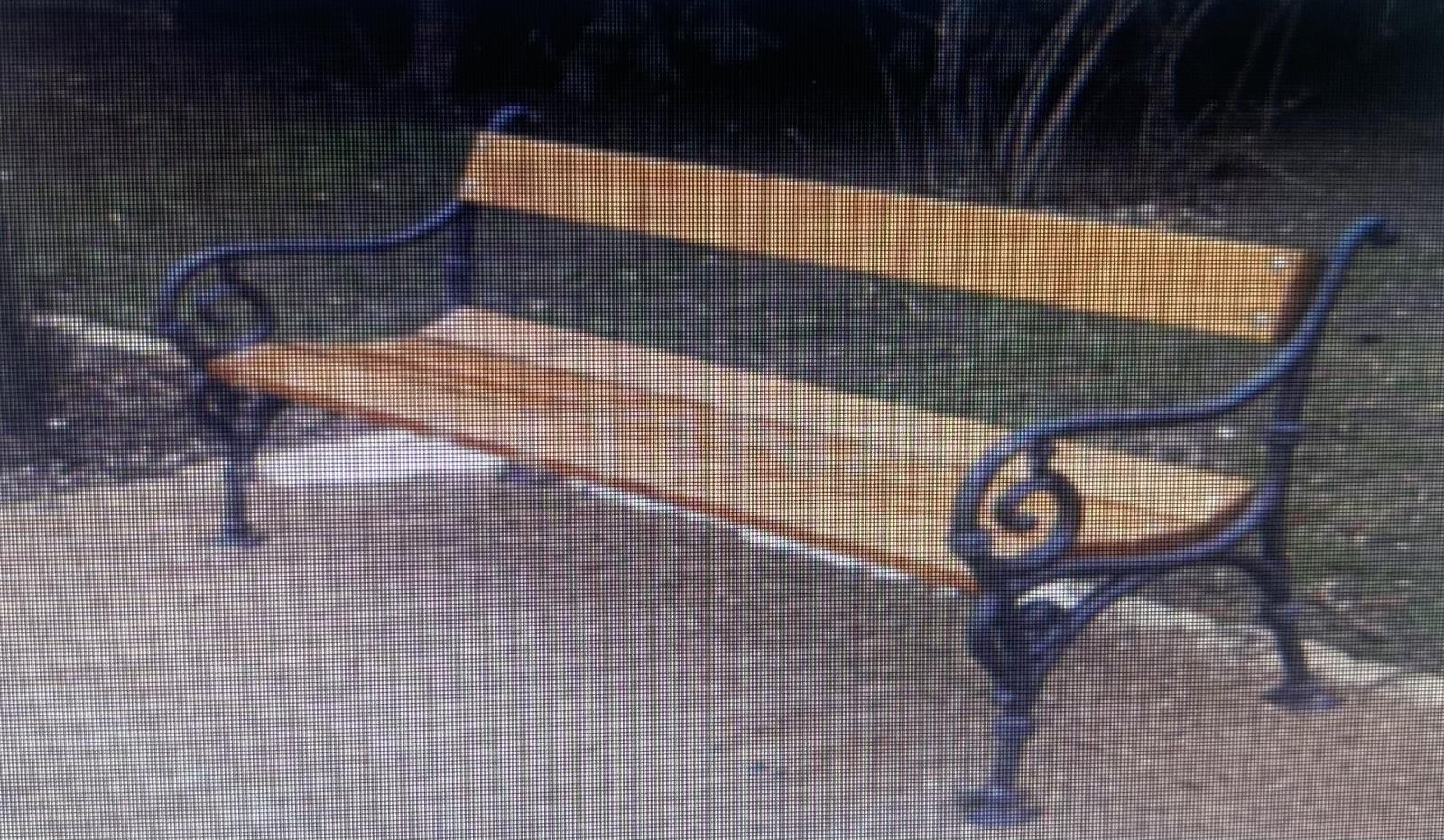 lavička.jpeg