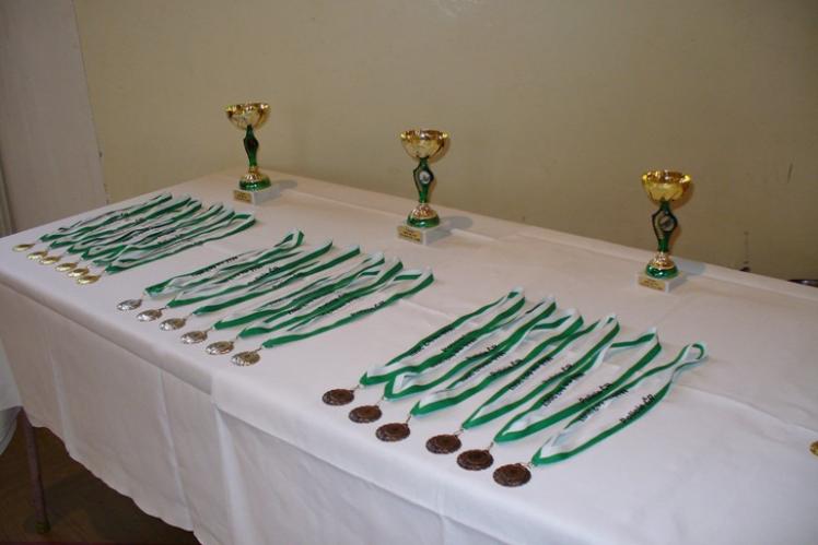 medaile a poháry pro vítěze