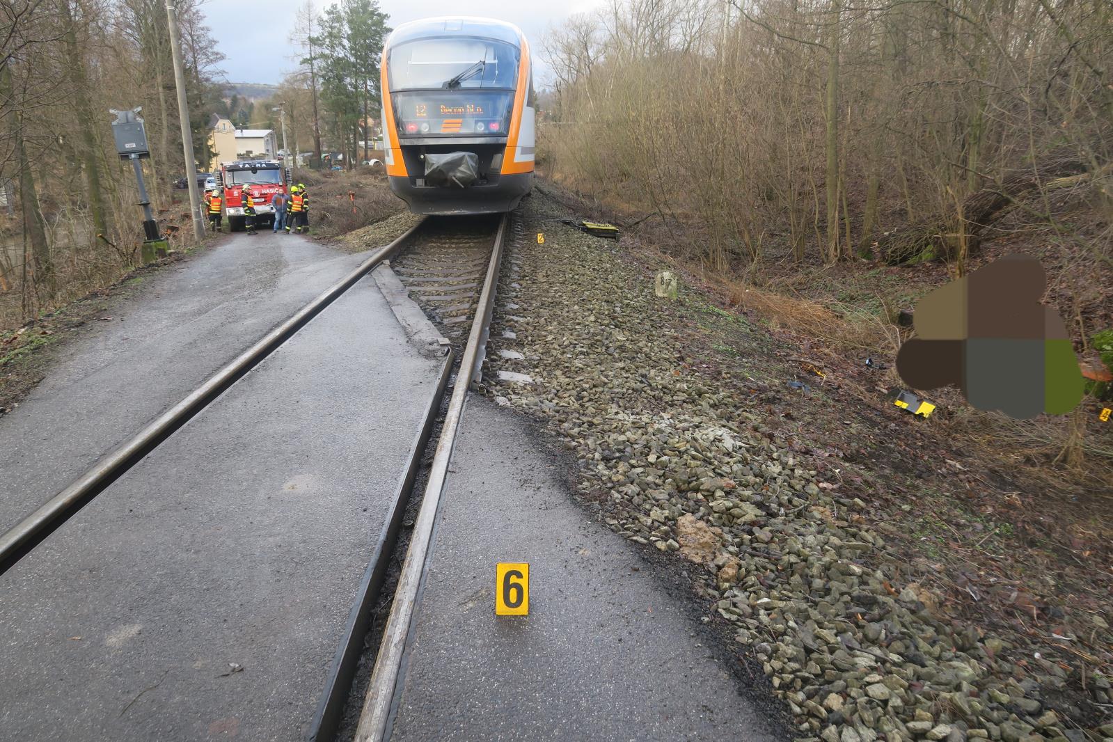 místo události - železniční přejezd v Žandově