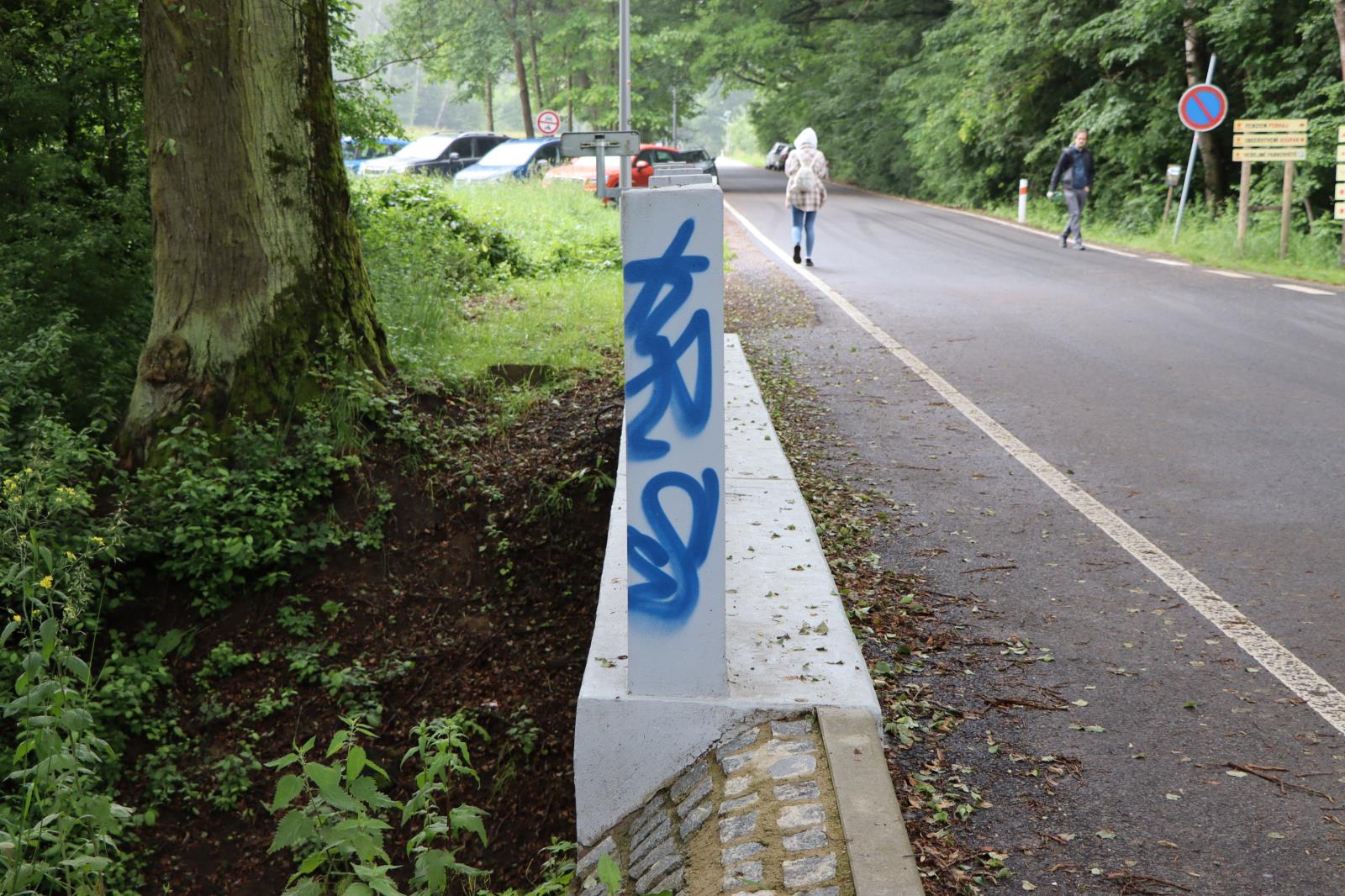 mostek přes říčku Libuňku na cestě k naučné stezce
