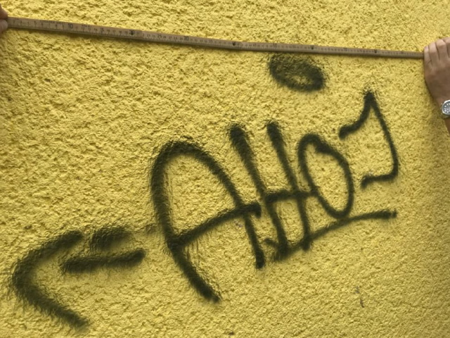 nápis