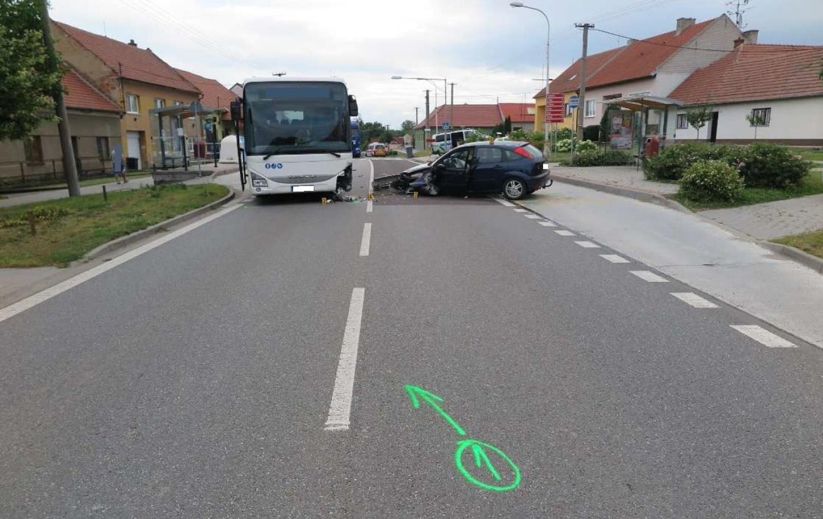 nehoda v Ostrožské Nové Vsi