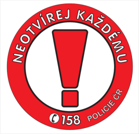 neotvírej každému