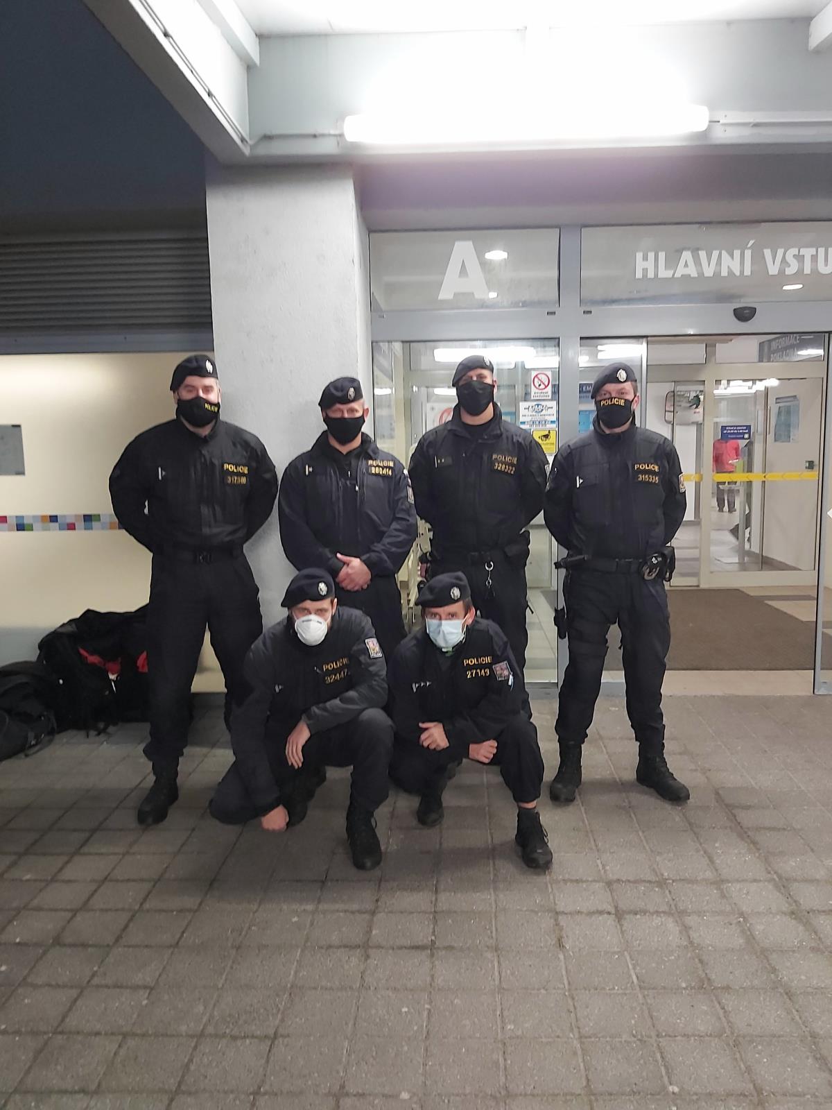 nové posily nemocničního personálu
