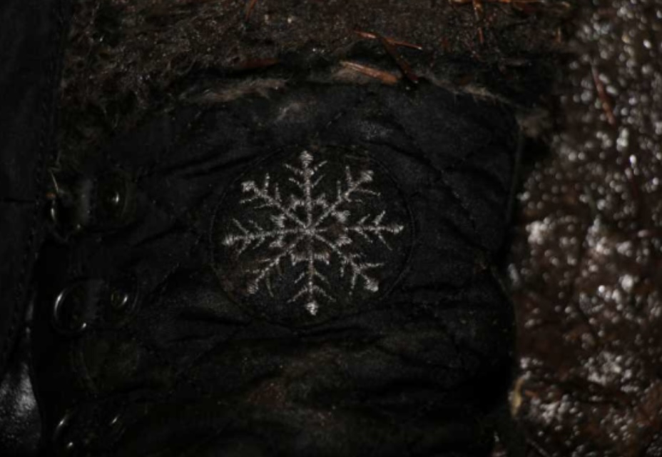 oblečení neznámé ženy