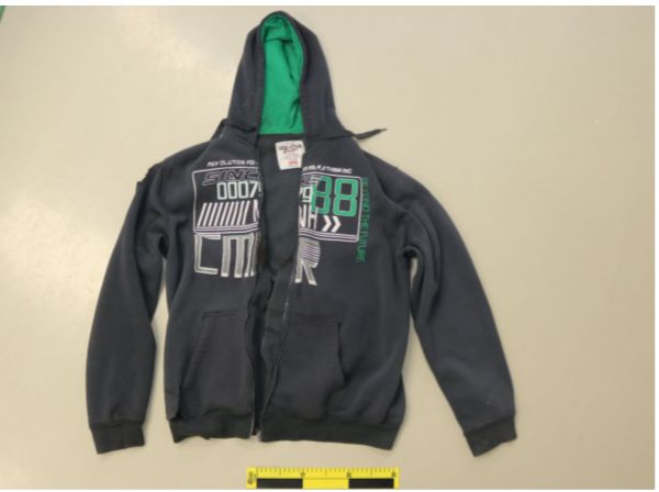 oblečení zesnulého muže