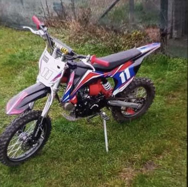 odcizená crossová motorka.jpeg