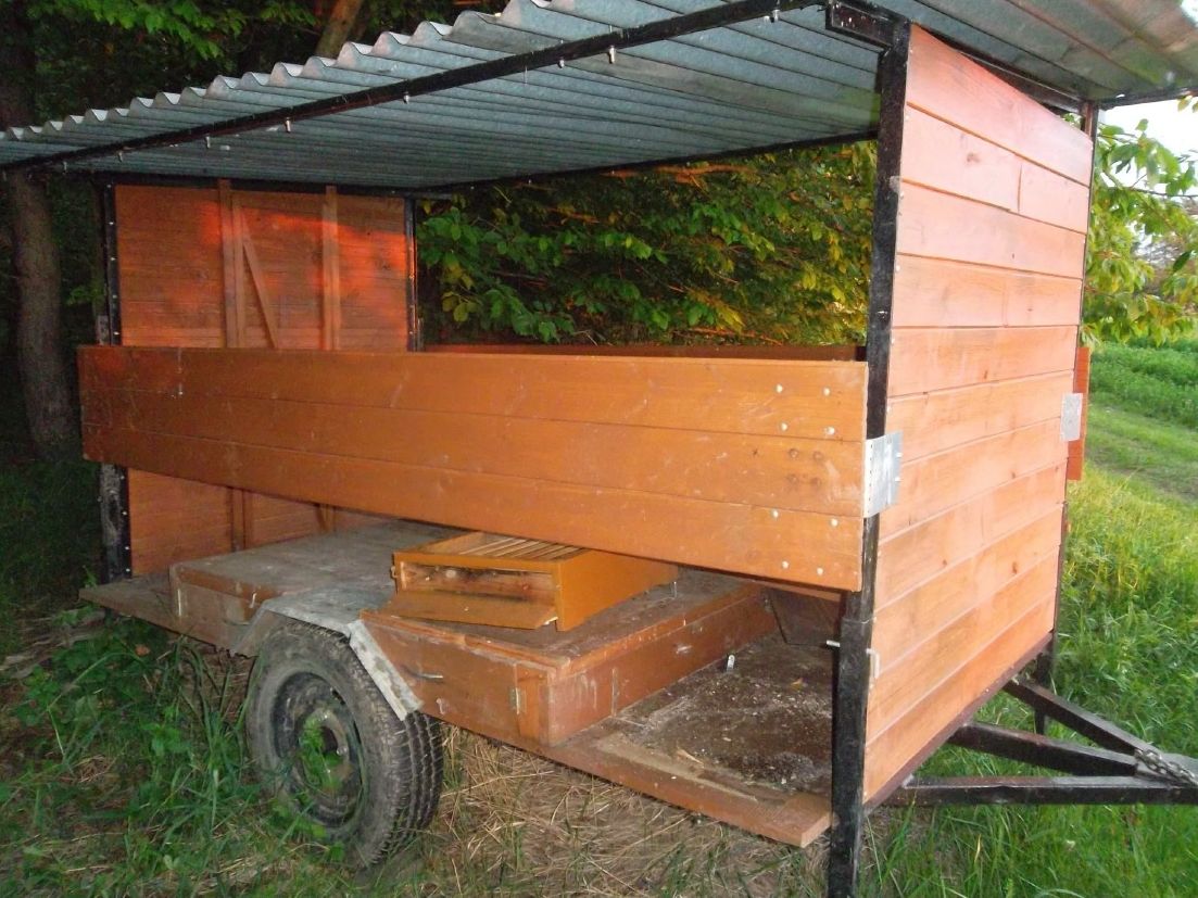 okradl včelaře