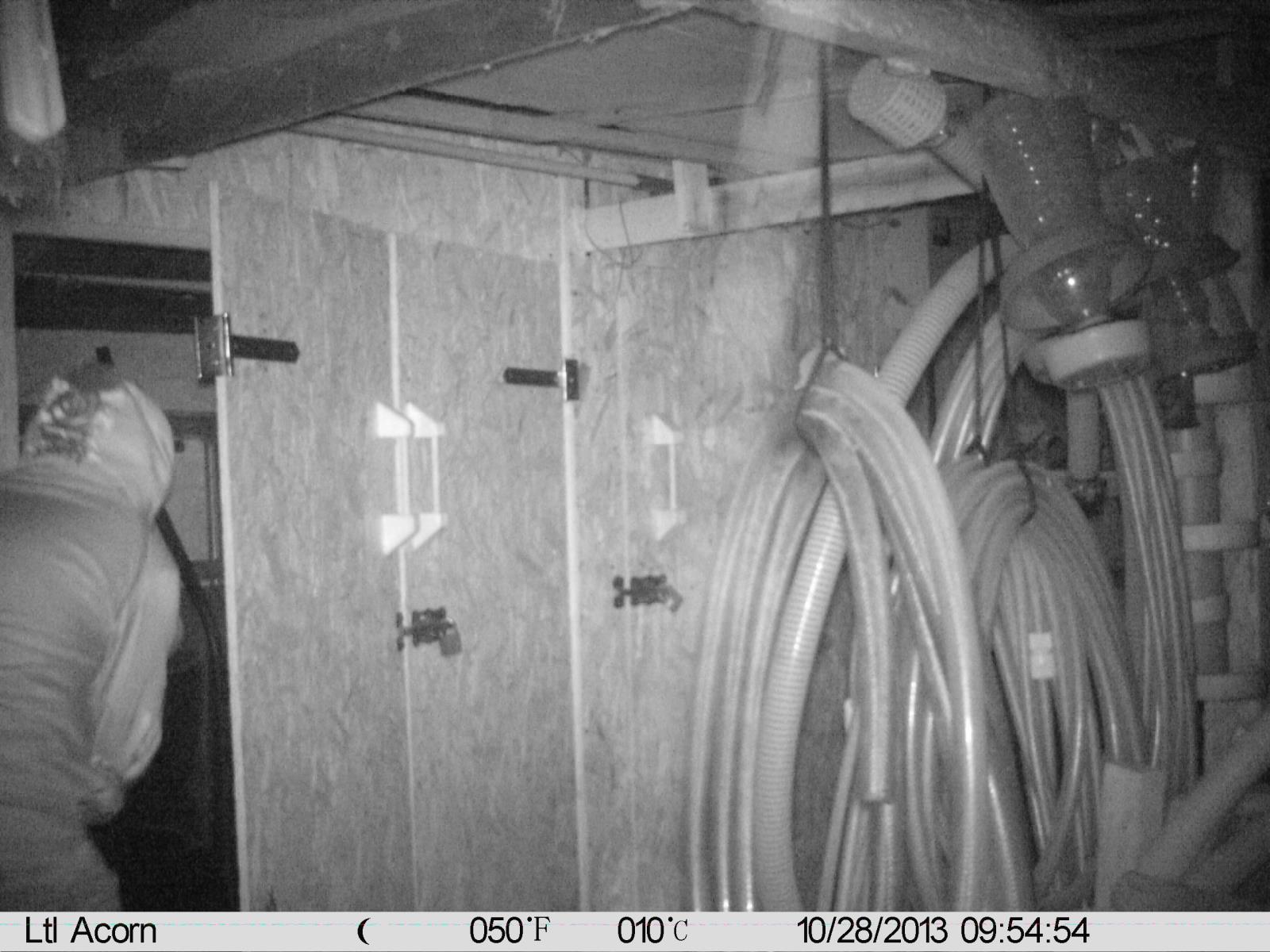 pátráme po totožnosti těchto mužů