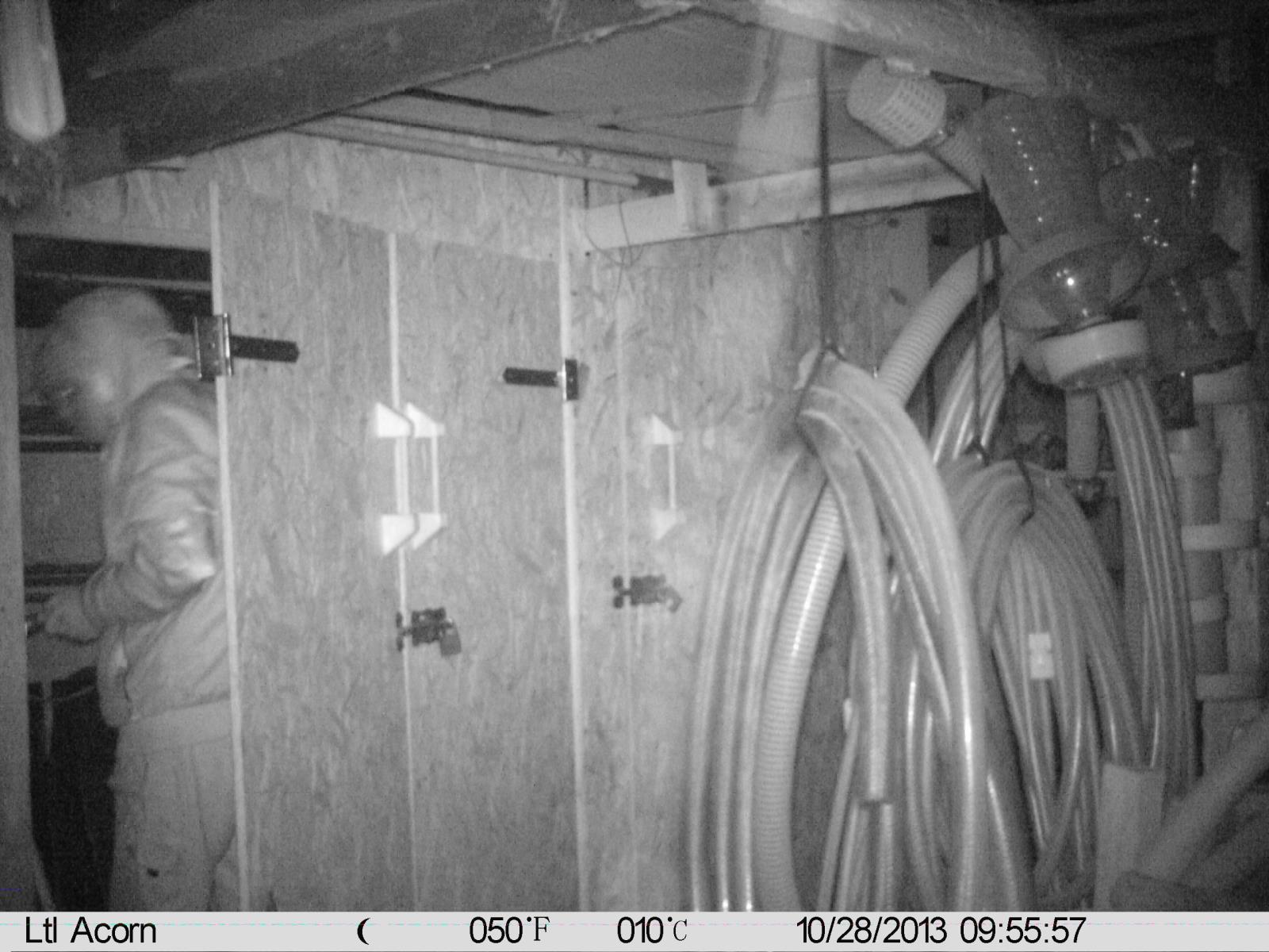 pátráme po totožnosti těchto mužů