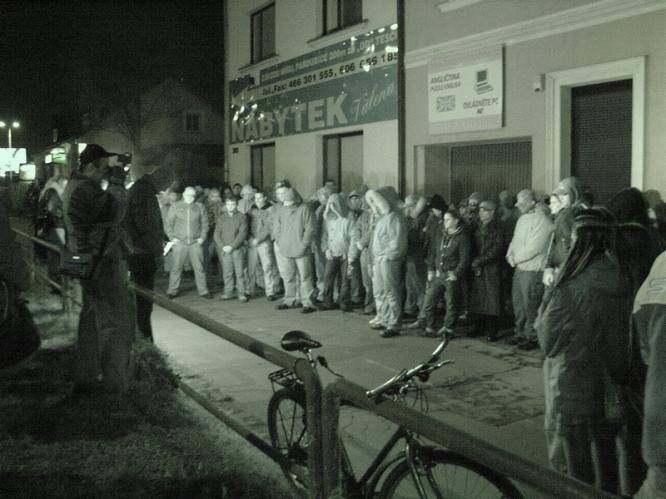 pietní akt na ulici Hlaváčova