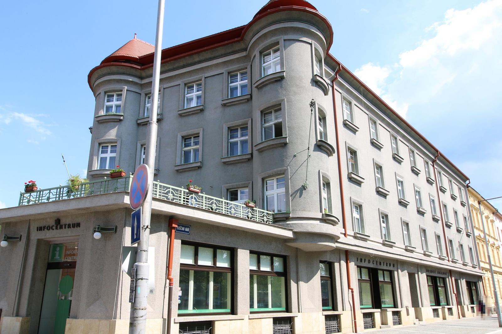 poškození cizí věci - Eliščino nábřeží