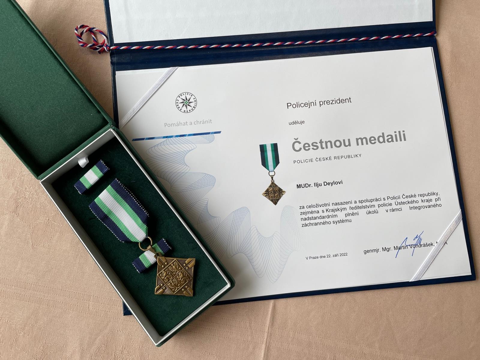 podpis smlouvy a předání ocenění