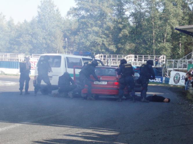policejní zákrok 