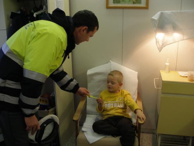 policisté děti překvapili.jpg