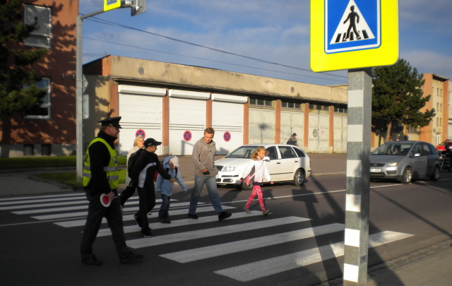 policisté na přechodech (2)