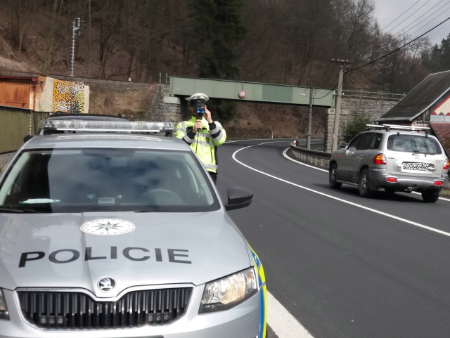policisté v ulicích