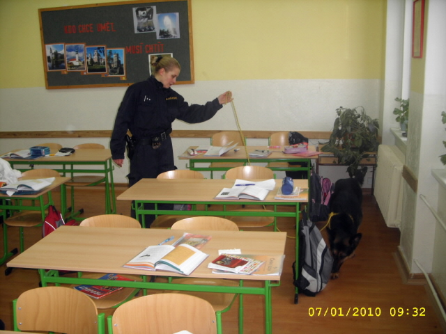 policistka a její čtyřnohý kolega