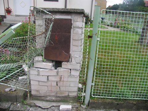 poškození pomníčku 2