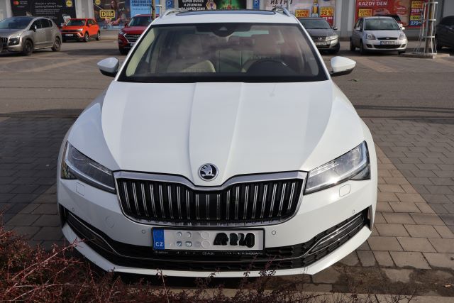 poškození vozidla Lidl  (1).JPG