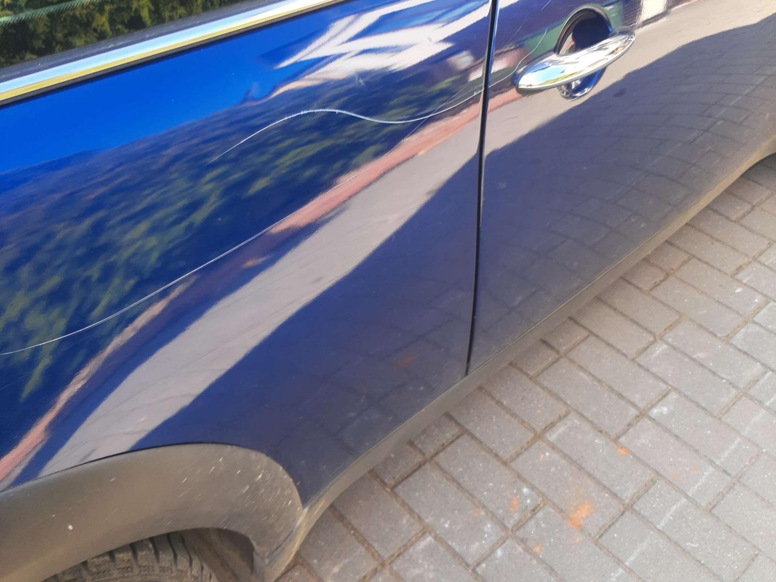 poškozený lak01.jpg