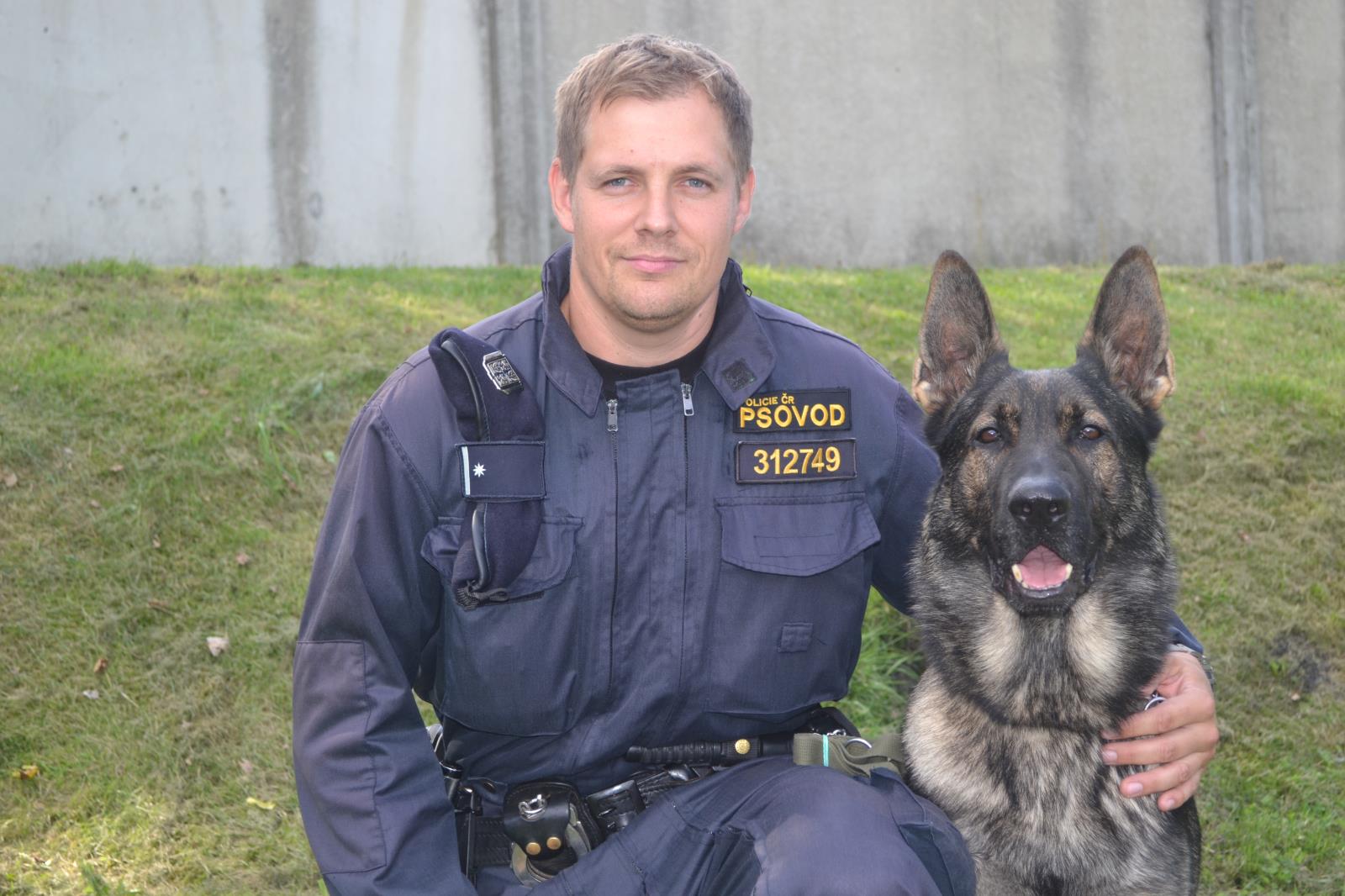 ppor. Ladislav Šedivec s Garritem