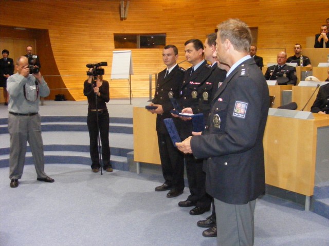 předávání medailí 23.6.