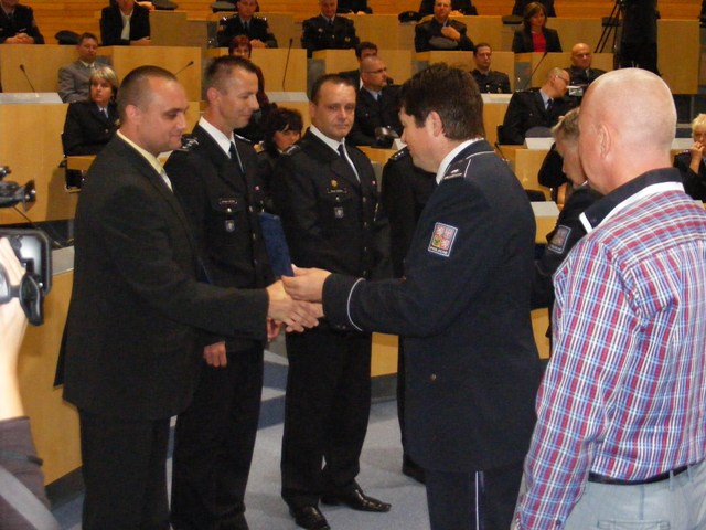 předávání medailí 23.6.