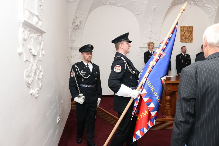 přítomna byla i čestná jednotka krajského ředitelství.JPG