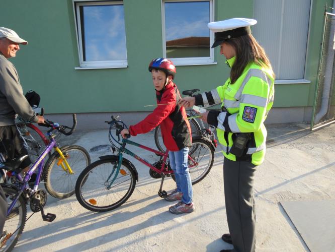 reflexní pásky od policistky.jpg